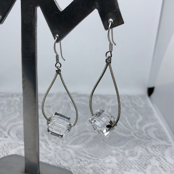 Artisan mesh wire cube crystal glass dangle drop dressy long earrings- unique. - Picture 2 of 5